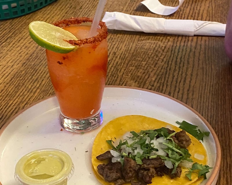 Downtown Galveston Food & Bar Walking Tour for Adults 21+