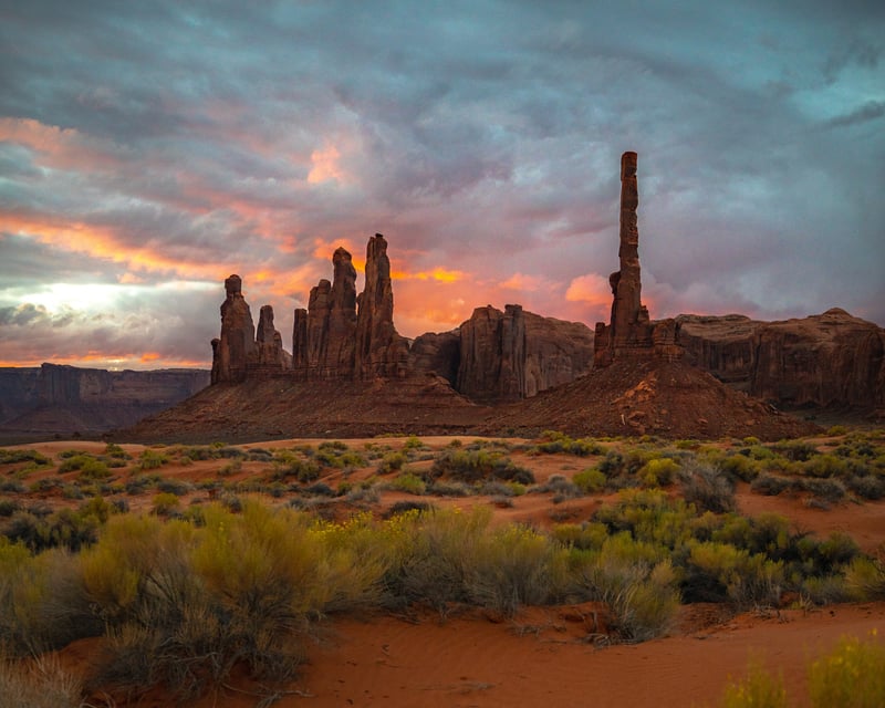 Private Monument Valley Tour with Navajo Elder Guide