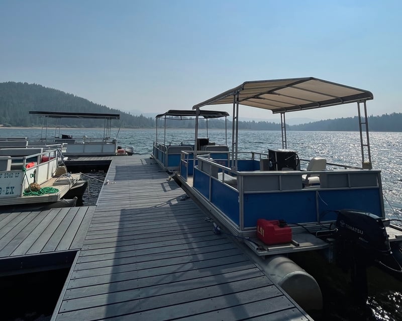 Party Barge Rental at Lake Siskiyou