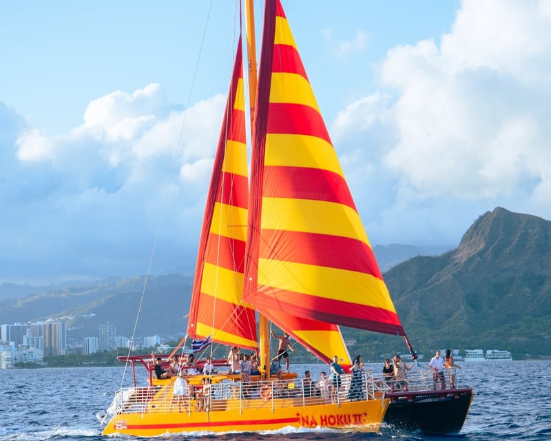 90-Minute Honolulu South Shore Sail