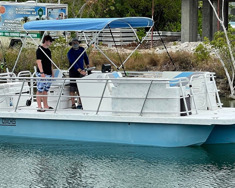 23' Tri-Hull Deck Boat Rental in Cudjoe Key