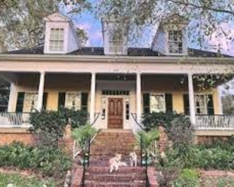 Historic Home Visit at Myrtle Terrace