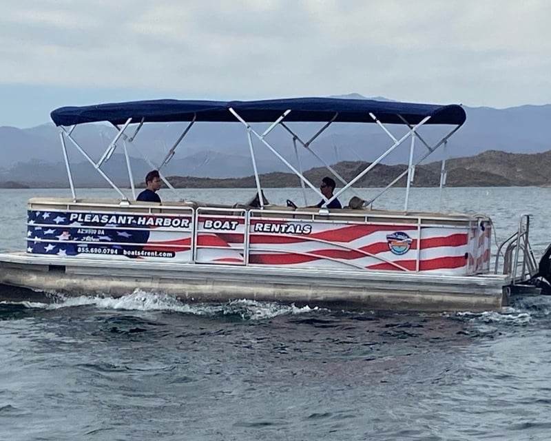 24' Pontoon Boat Rental at Pleasant Harbor, Peoria