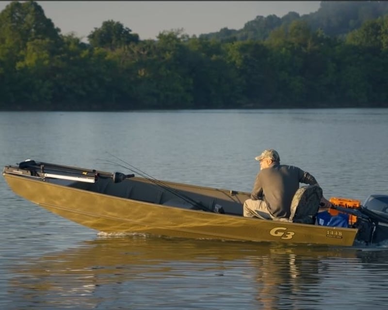 Cordell Hull Lake 2-Person Fishing Boat Rental