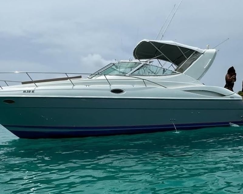 38' Yacht Charter to Icacos & Palomino