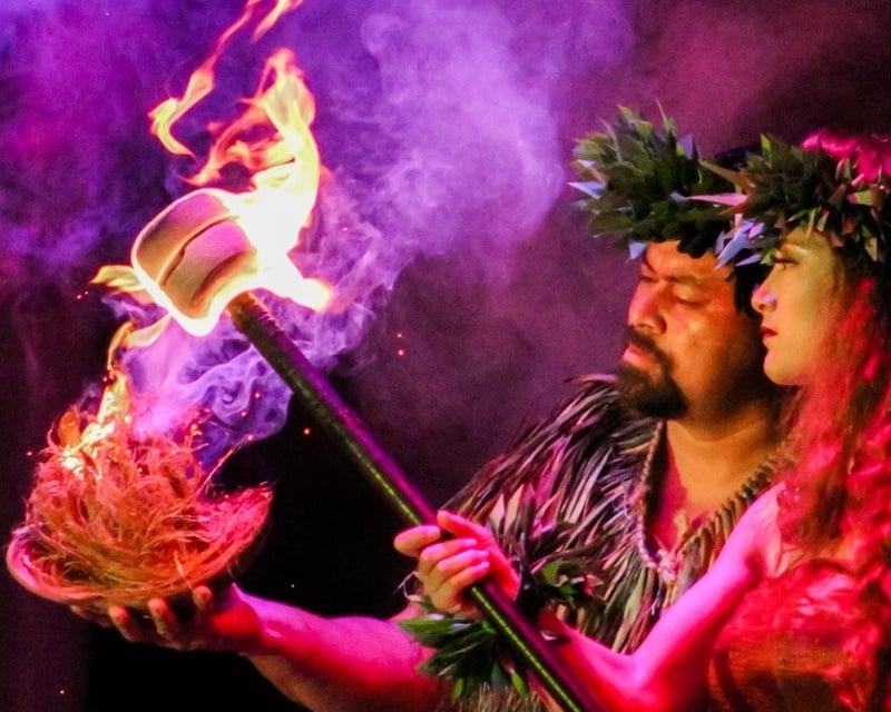 Luau Dinner & Fire Show in Honolulu with Celebrity Seating
