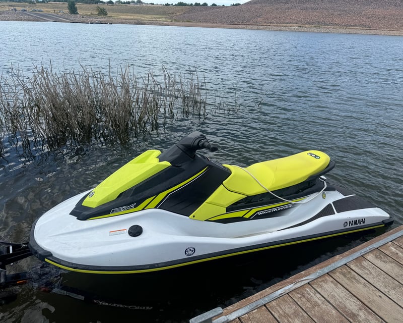 Ride a Yamaha WaveRunner Jet Ski Lake Rental