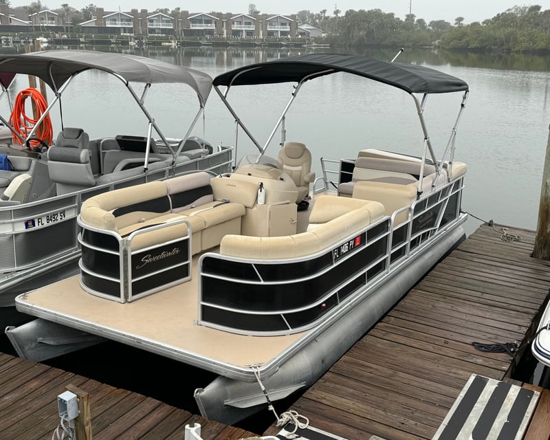 22' Pontoon Boat Rental in New Smyrna Beach