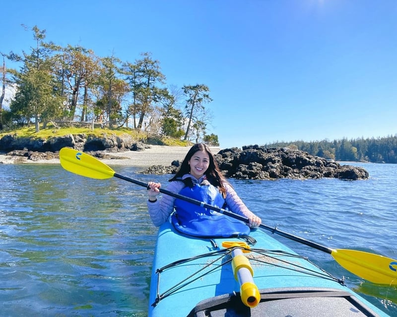 Half-Day San Juan Island Kayak Tour with Biologist Guides
