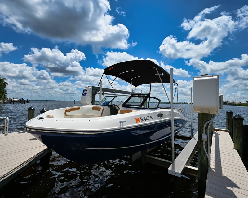 22' Bayliner Boat Rental in Cape Coral