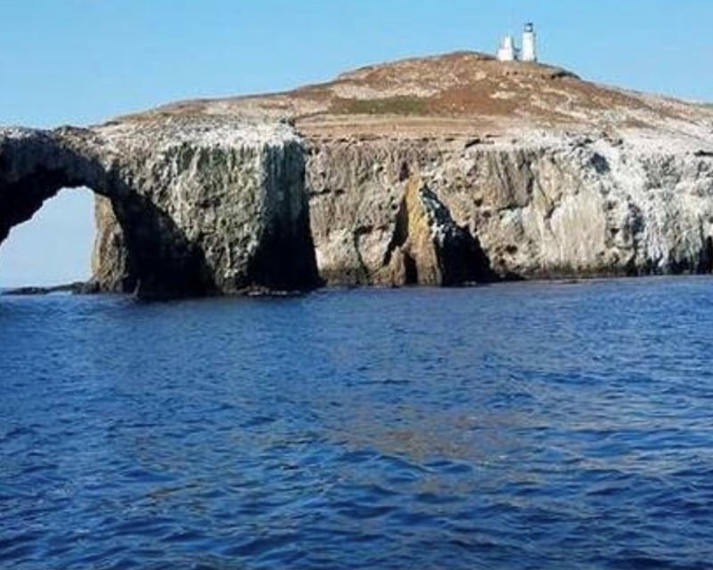 Anacapa Island Boat Tour to Arch Rock & Lighthouse