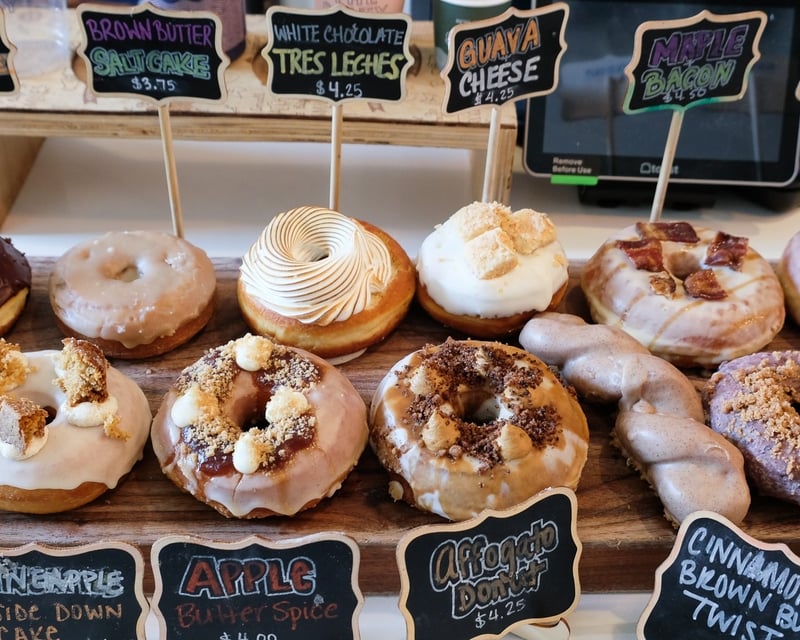 Donut & Art Walking Tour in Wynwood, Miami