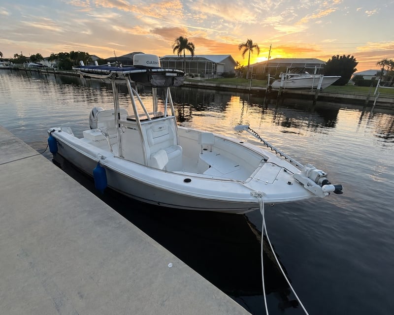 21' Center Console Boat Rental in Punta Gorda