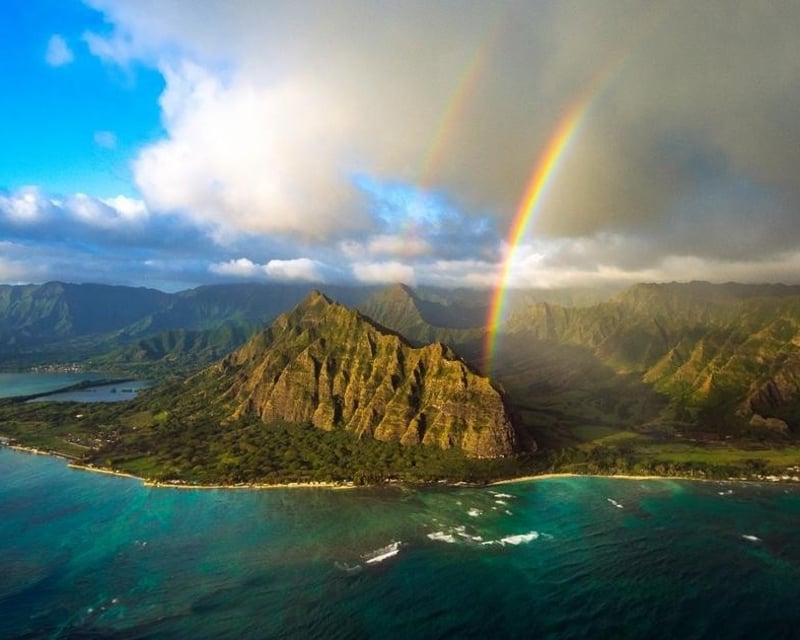 Private O'ahu Circle Island Tour for Up to 14