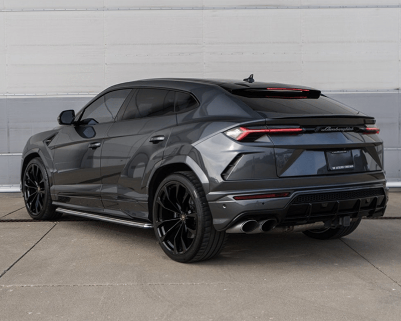 Lamborghini Urus Luxury SUV Rental in Chicago