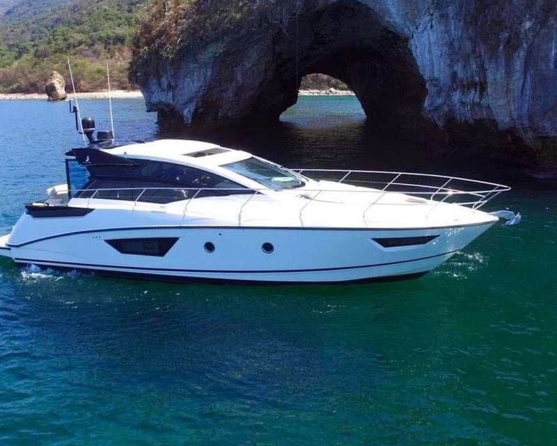 48' Yacht Charter in Puerto Vallarta