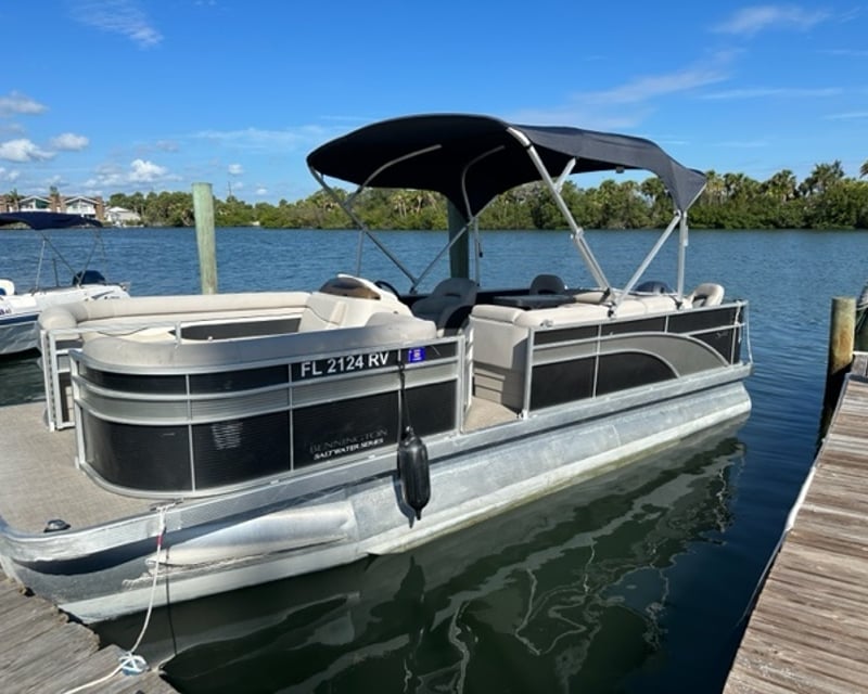 22' Bennington Pontoon Rental in New Smyrna Beach