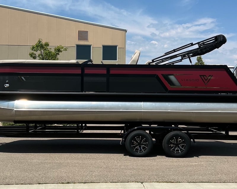 Viaggio Diamante 23S Tritoon Boat Rental