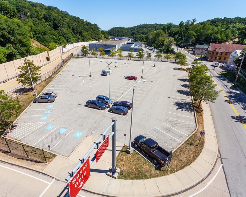 Ride a Party Shuttle to Star Lake From Pittsburgh
