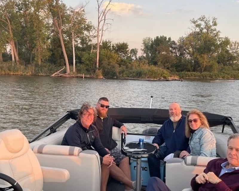 Private Restaurant-Hopping Boat Charter on Chain O' Lakes