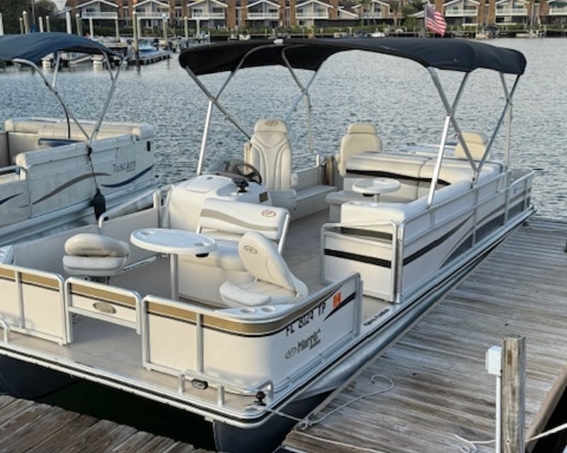 23' Pontoon Boat Rental in New Smyrna Beach