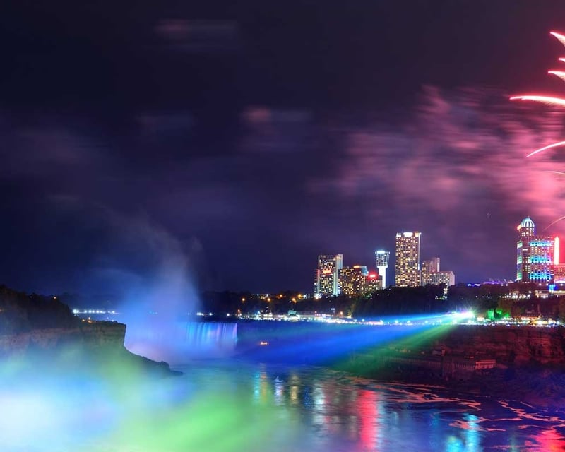 Guided Evening Tour of Niagara Falls From Toronto
