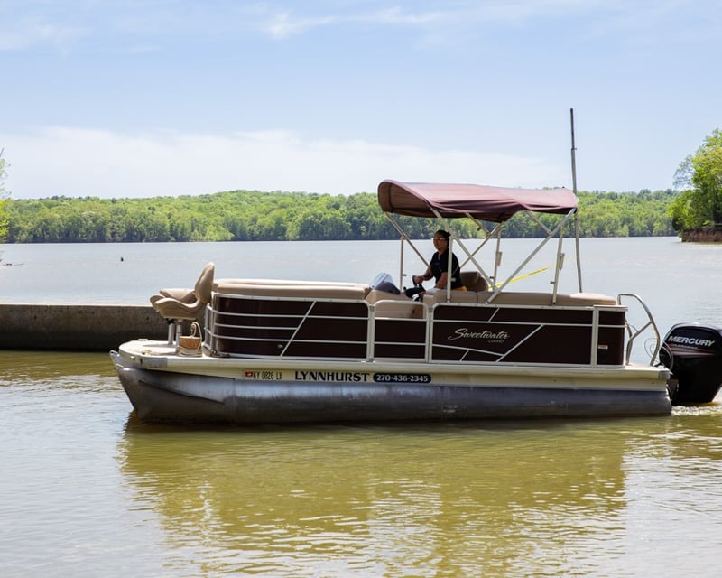 21' Fishing Pontoon Rental in Murray, KY