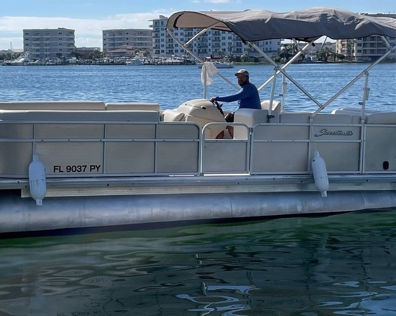 23' Pontoon Rental in Destin