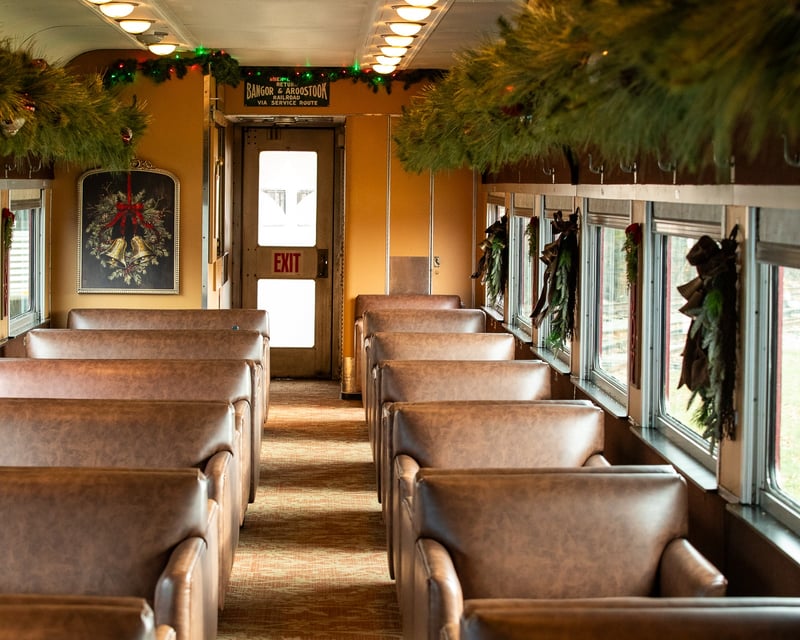 Premier Class Santa Train Ride in Lincoln, NH