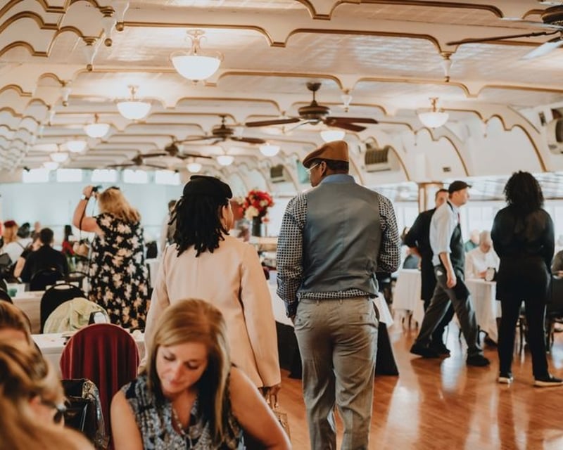 2-Hour Dinner Cruise in Louisville