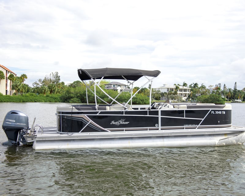 25' Pontoon Rental in Siesta Key
