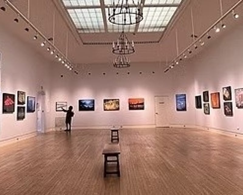 Art Gallery & Artisan Studio Walking Tour in Mystic