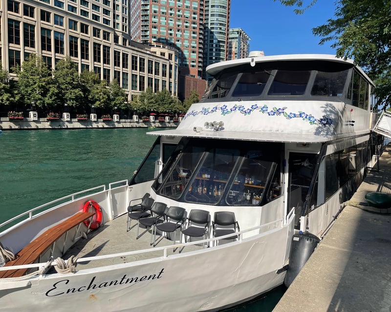 Tiki-Chic Yacht Charter From Chicago Riverwalk