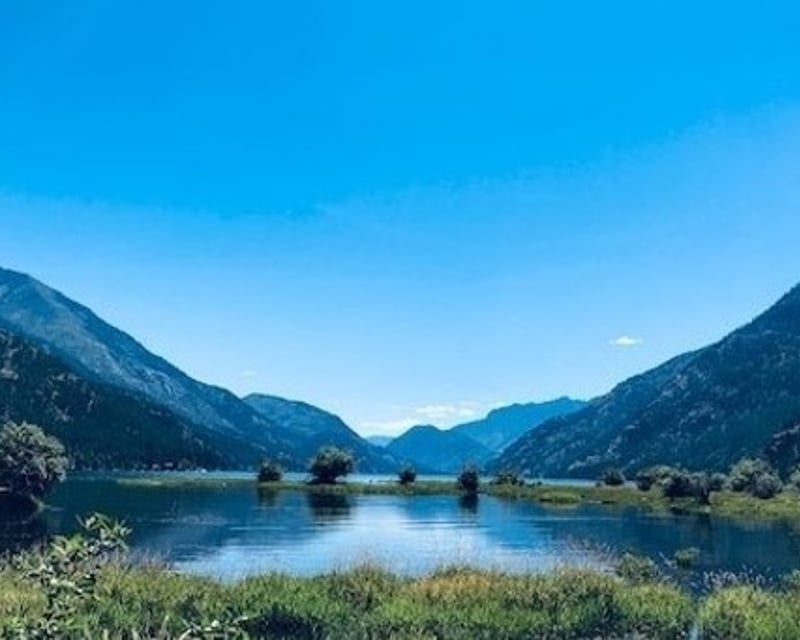 Stehekin Valley Tour to North Cascades National Park