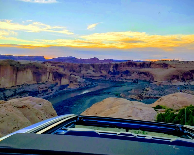 Moab Half-Day or Full-Day Ride-Along Jeep Tour