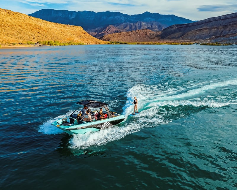 Surf, Deck & Pontoon Boat Rental at Quail Creek State Park