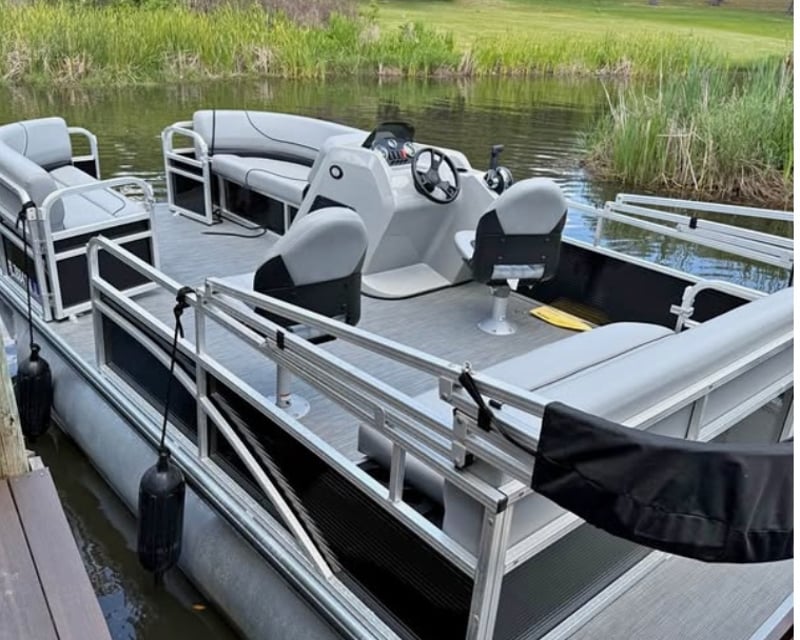 Full-Day Lagoon Pontoon Boat Rental in Gulf Shores