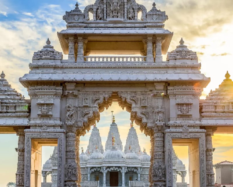 BAPS Akshardham & Longwood Gardens Full-Day Bus Tour