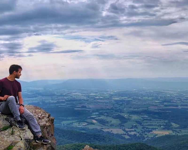 Scale Shenandoah's Rugged Cliffs with Experts