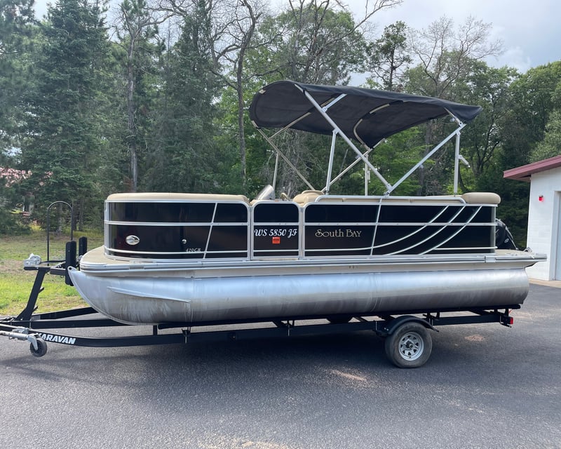 20' Pontoon Boat Rental with Trailer in Webb Lake, WI