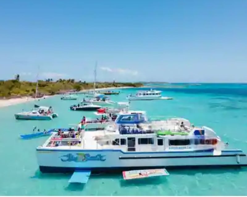 Catamaran Sail & Coral Reef Snorkel Tour in Puerto Rico