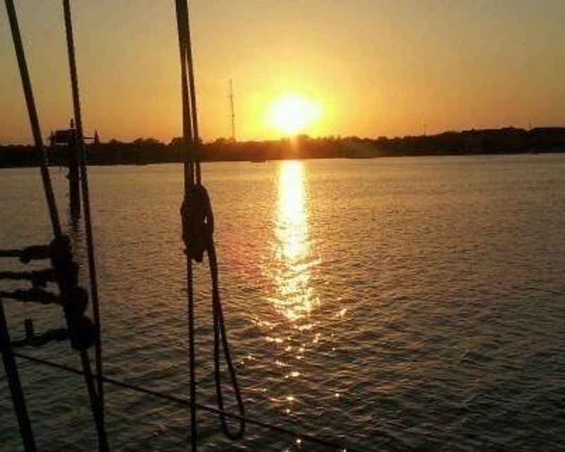Outer Banks Sunset Cruise From Manteo