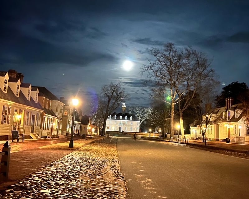 Explore Colonial Williamsburg Dark History Walking Tour