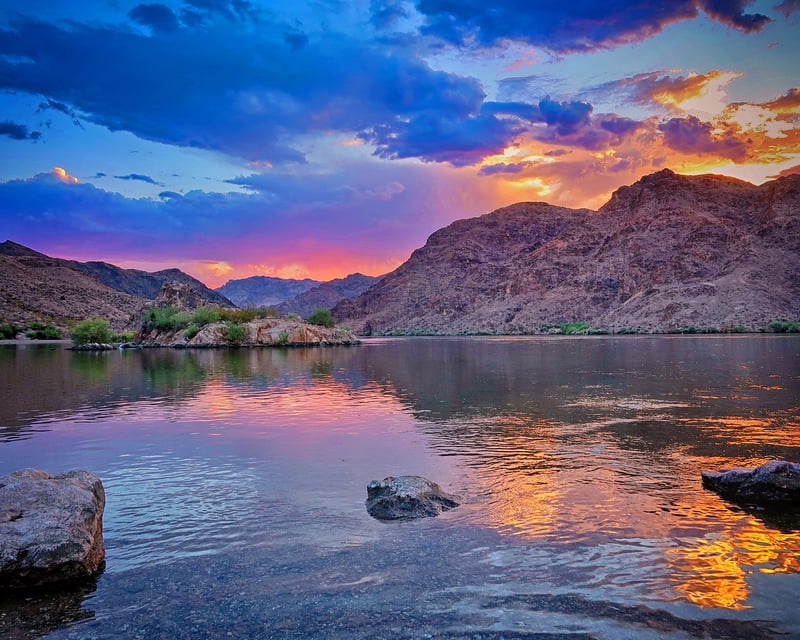 Sunset & Stargazing Kayak Tour from Willow Beach