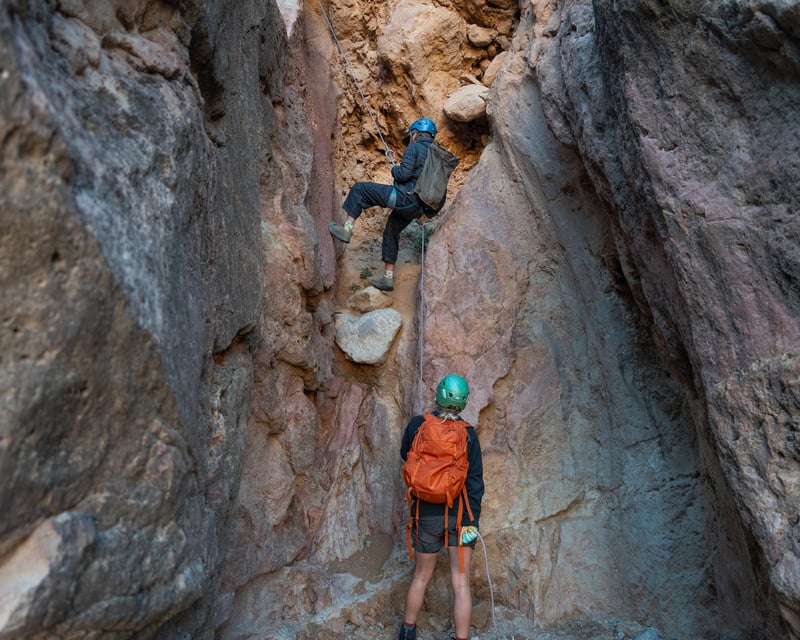 Beginner Rappelling Lesson in Virgin