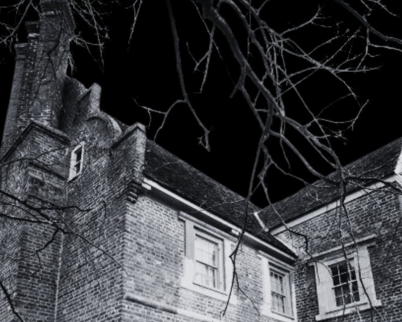 Evening Legends & Lore Lantern Tour at Bacon's Castle