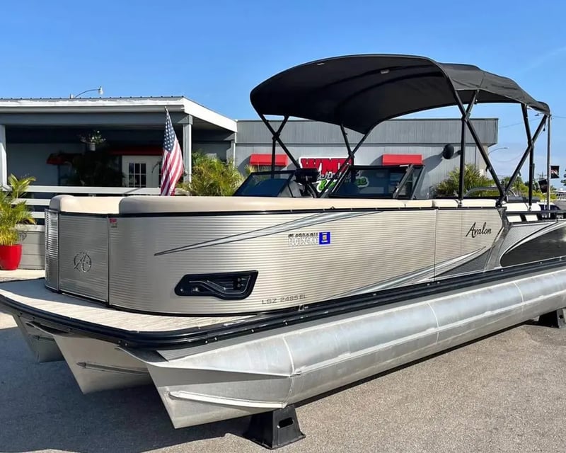 Multi-Day 25' Pontoon Boat Rental in Cape Coral