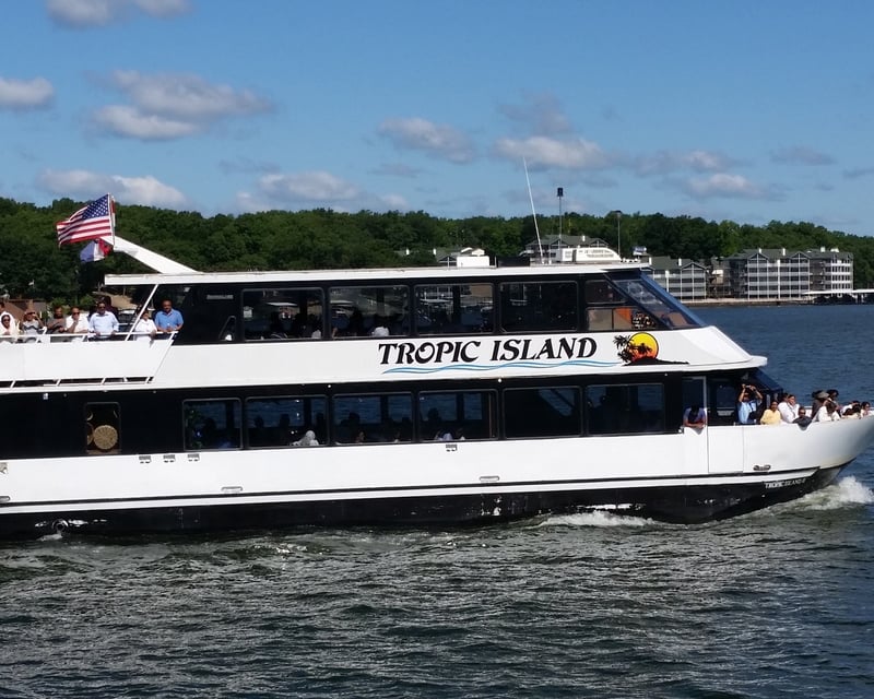 Noon Narrated Cruise on Lake of the Ozarks
