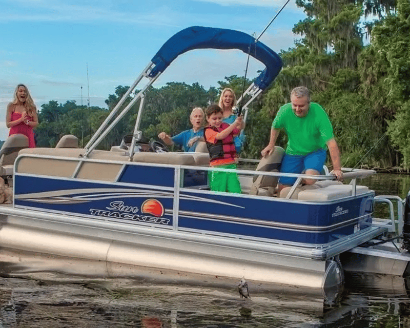 20' Fishing Pontoon Rental in Crystal River for Scalloping