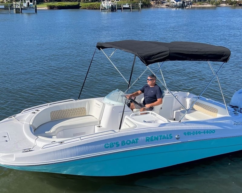 Siesta Key 9-Hour Sportdeck Boat Rental